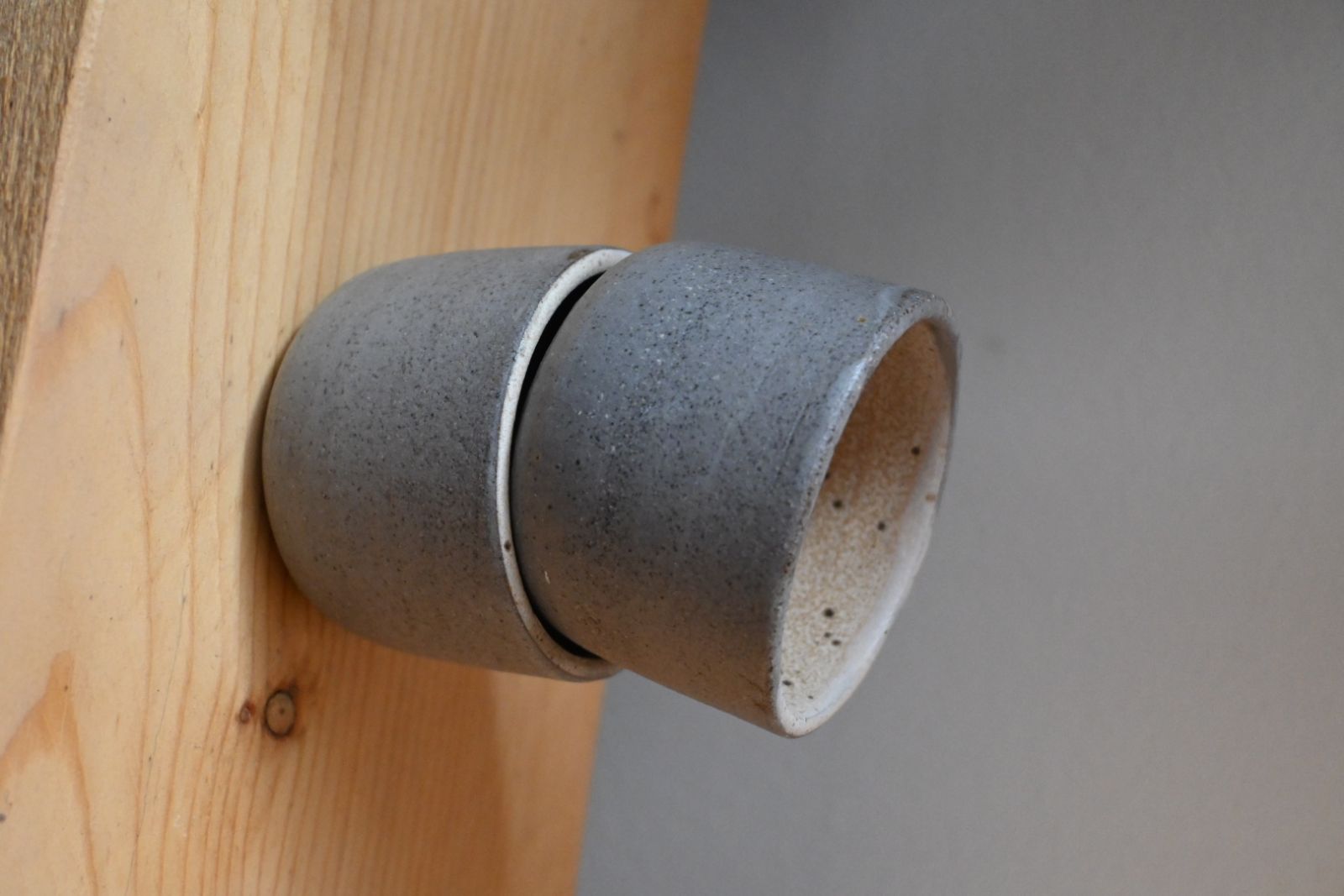coppia di tazzine in gres grigio 6